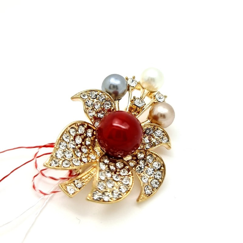 Gold Plated Flower Brooch with Pearls and crystals | Vintage style